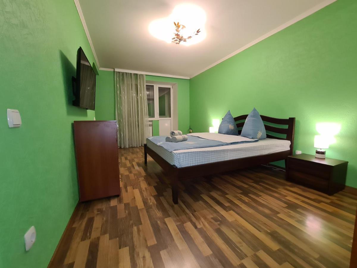 1-Room View Apartment Near Inturist On Sobornyi Avenue 143, By Grandhome Запорожье Экстерьер фото