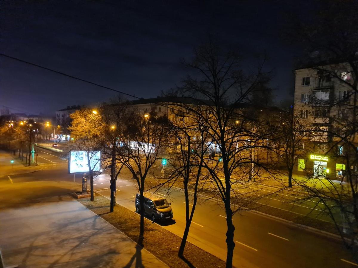 1-Room View Apartment Near Inturist On Sobornyi Avenue 143, By Grandhome Запорожье Экстерьер фото