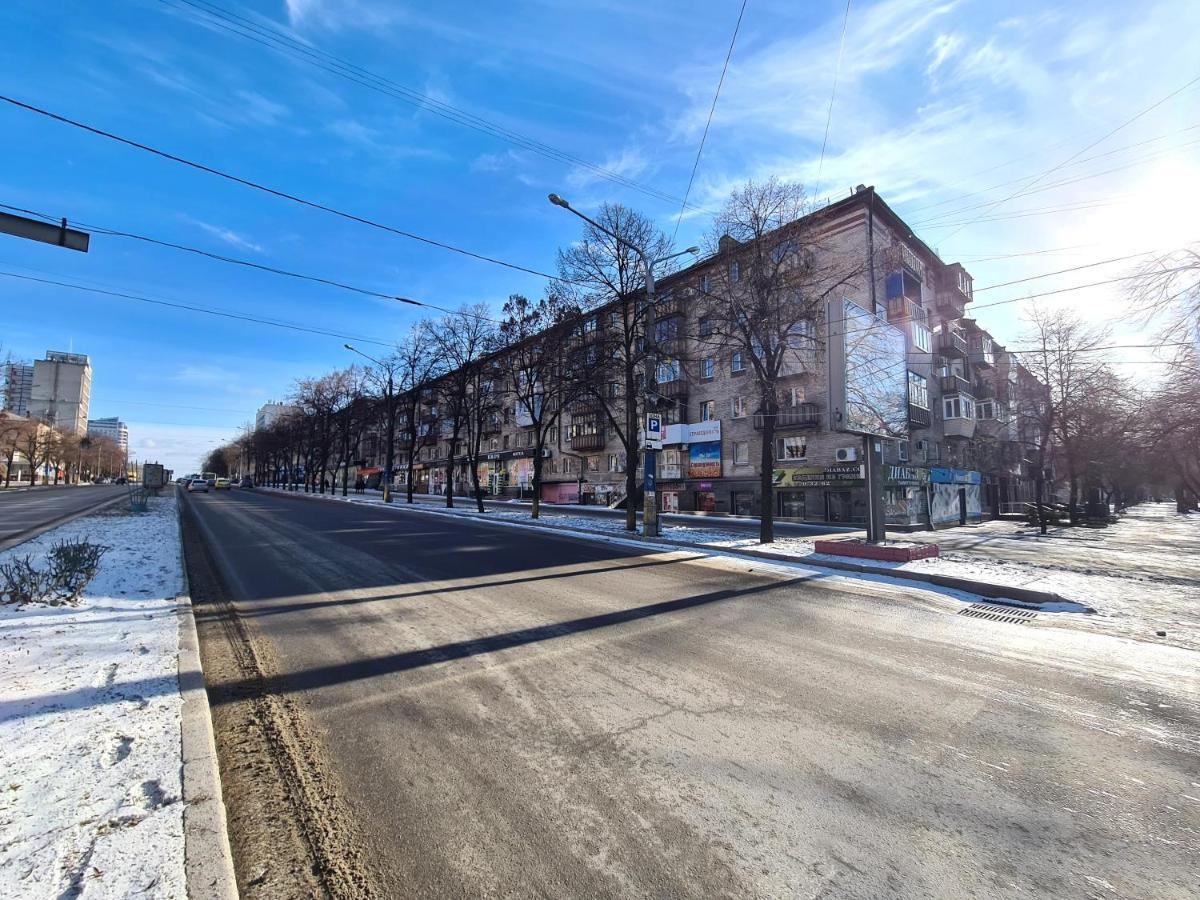 1-Room View Apartment Near Inturist On Sobornyi Avenue 143, By Grandhome Запорожье Экстерьер фото